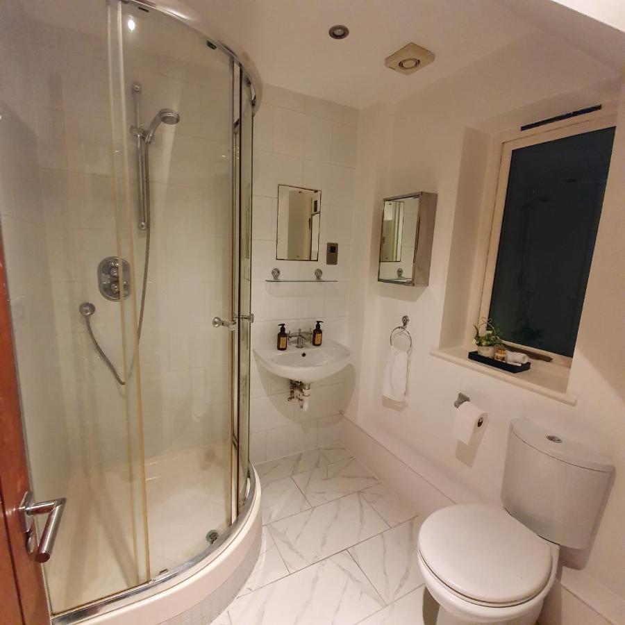 Spacious Beautiful And Warm Cottage With Parking Chelmsford Luaran gambar