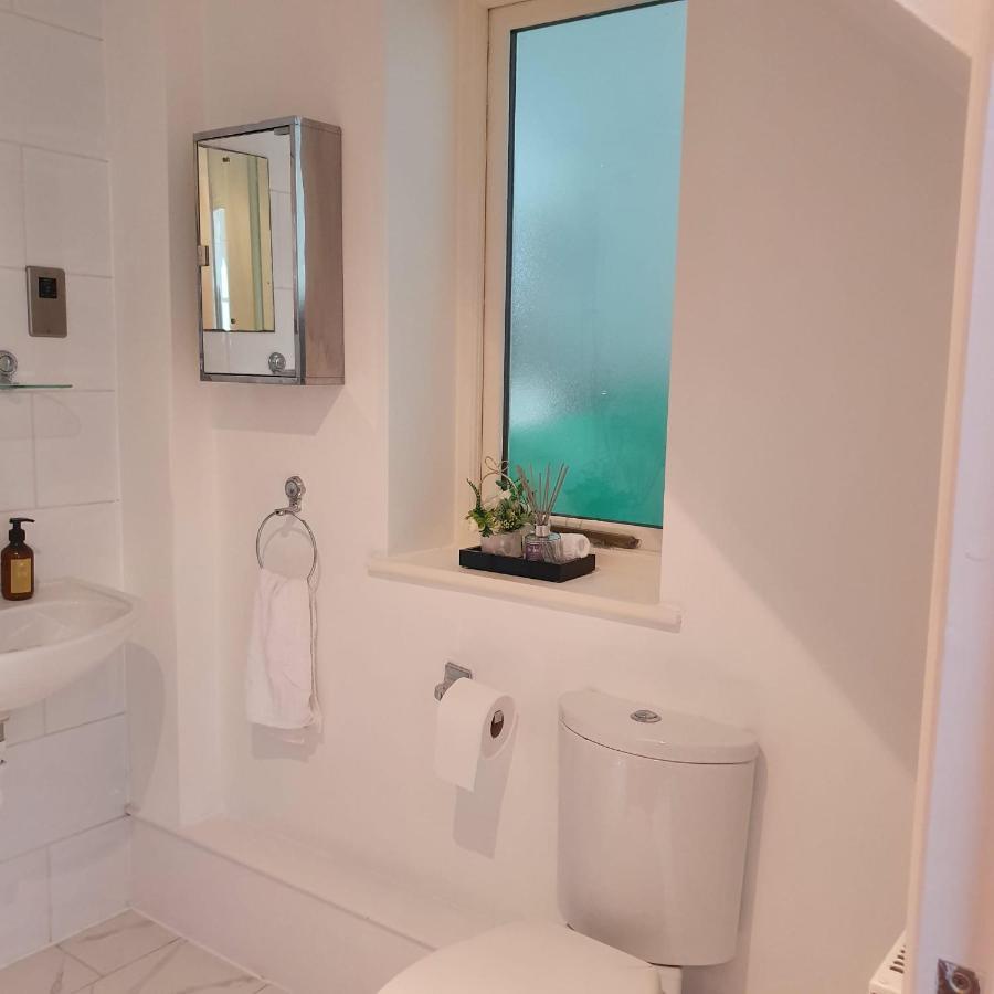 Spacious Beautiful And Warm Cottage With Parking Chelmsford Luaran gambar