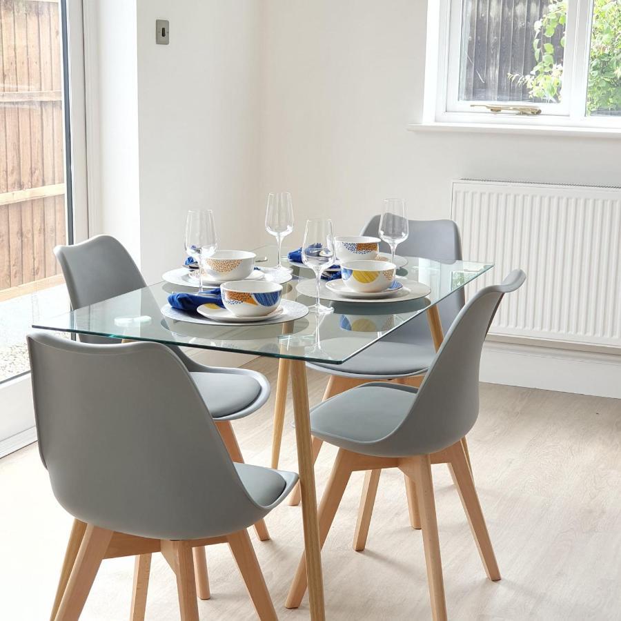 Spacious Beautiful And Warm Cottage With Parking Chelmsford Luaran gambar